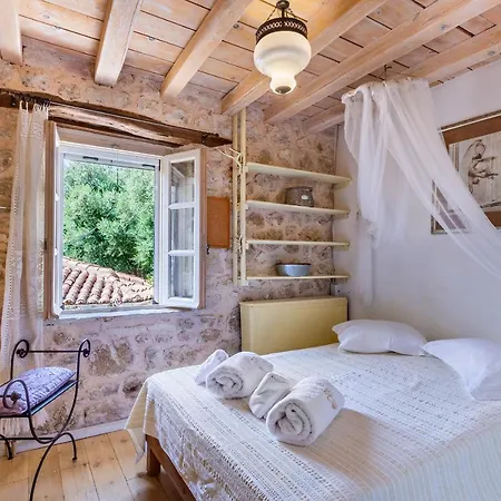Pavezzo Country Retreat Aparthotel Katouna Exterior photo